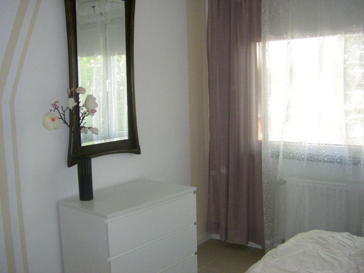 Uni Essen Apartment Bagian luar foto